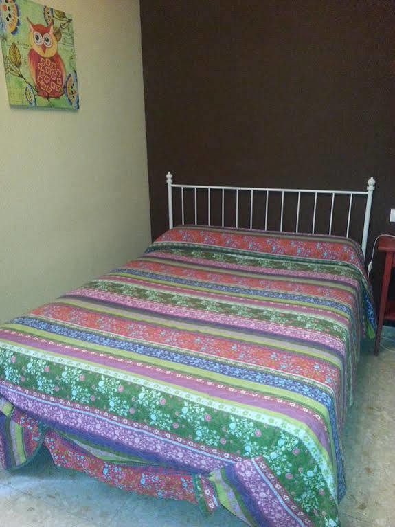 Hostal Tilos Málaga Dış mekan fotoğraf