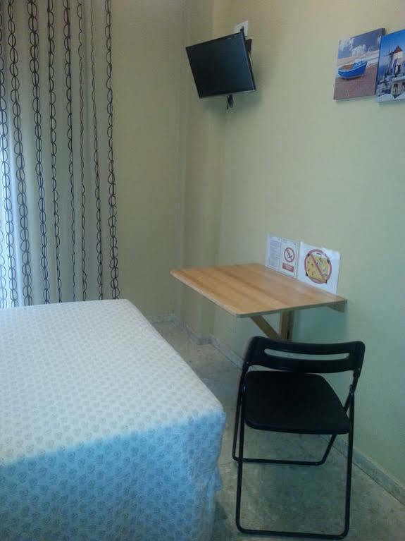 Hostal Tilos Málaga Dış mekan fotoğraf